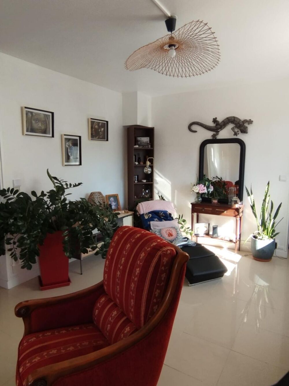 Vente Maison À Barbezieux-Saint-Hilaire, laissez-vous séduire par cette maison de caractère rénovée, alliant charme de l'ancien et confort mo Barbezieux-saint-hilaire