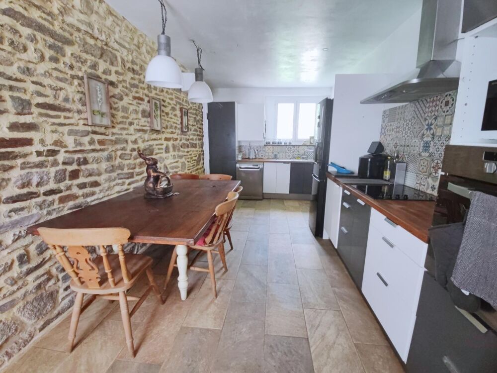 Vente Maison Maison rénovée avec dépendances et jardin 2000m² Fougerolles-du-plessis