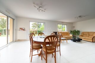  Maison � vendre 6 pi�ces 219 m�