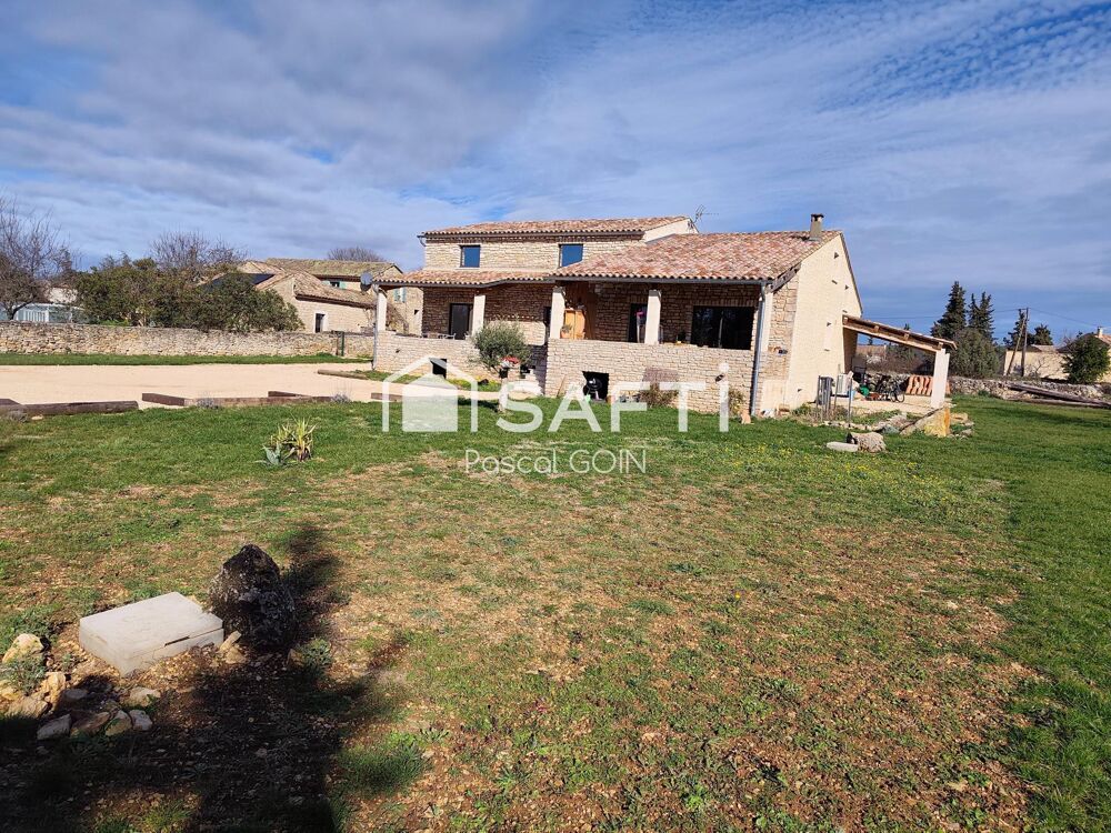Mas récent de 220 m² à Issirac limite Gard Ardèche