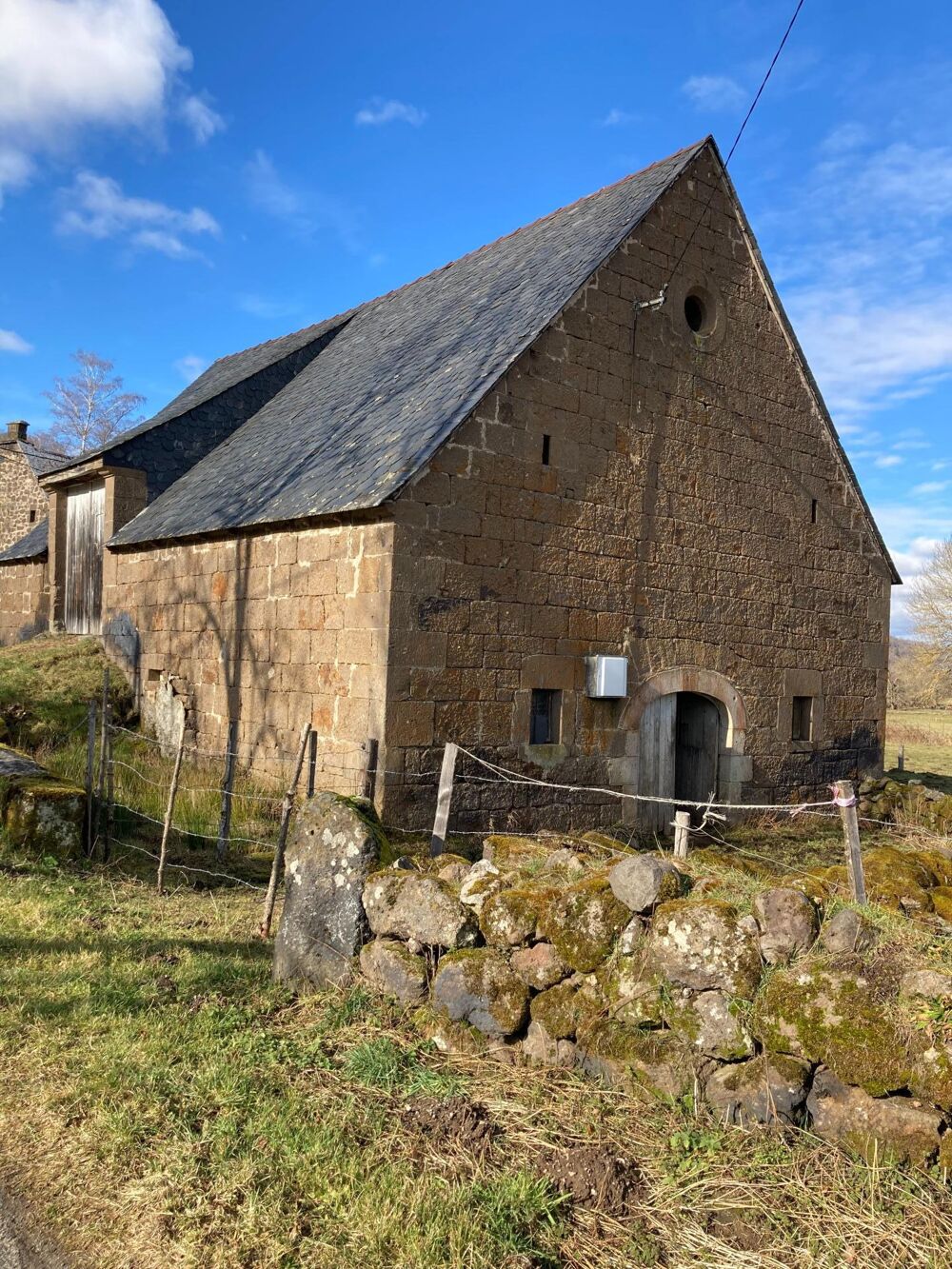 Vente Maison bâtisse en pierre de 288m² Menet