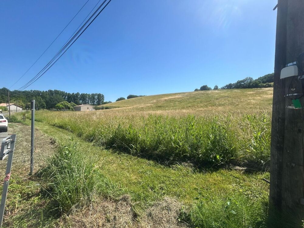 Vente Terrain « Offrez-vous un espace rare avec ce magnifique terrain de 1291 m², idéal pour concrétiser votre projet de vie dans un environne Saint-caprais-de-lerm