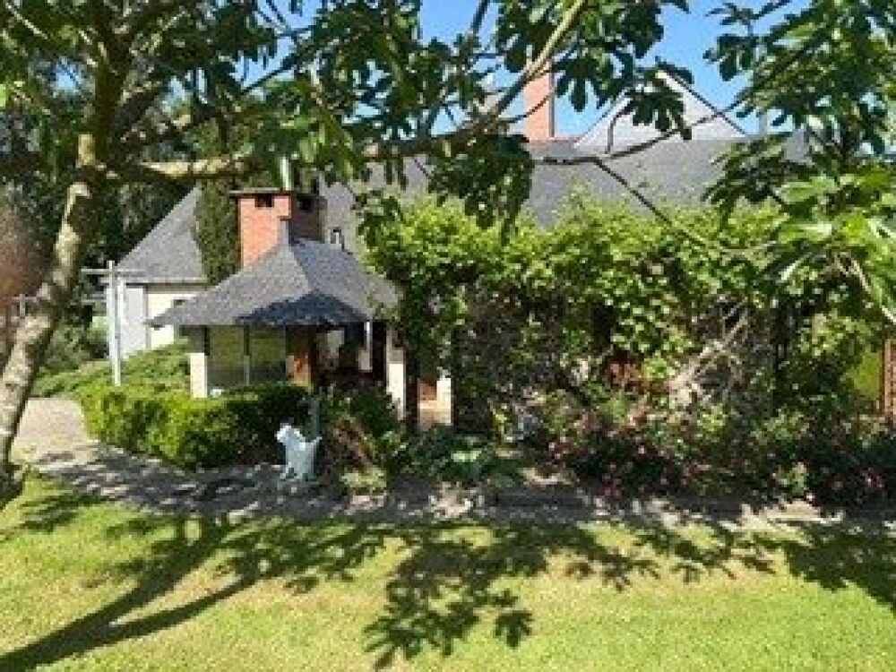 LA BACONNIÈRE Maison atypique en parfait état
