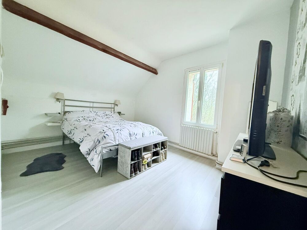 Vente Maison A Fontenoy 02, axe Soissons/Compiègne, maison de 4 pièces avec 2 garages et dépendances, terrain 975 m2. Fontenoy