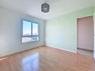  Appartement � vendre 4 pi�ces 83 m�