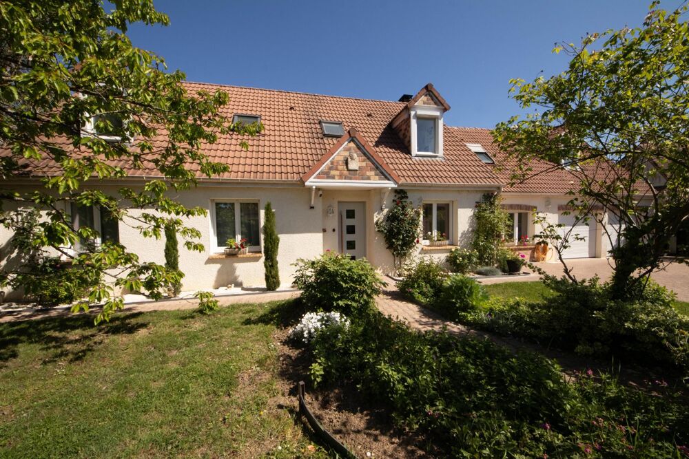 Vente Maison SANTENY – Maison 187 m² avec piscine chauffée, studio et terrain de 1 000 m² Santeny