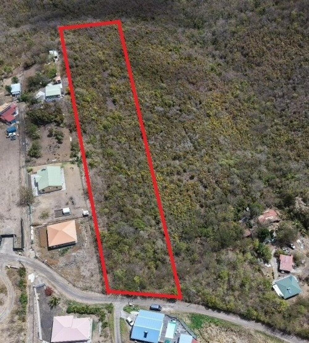 Vente Terrain Terrain d'exception de 10 000 m² au Marin, offrant une vue mer imprenable, déjà viabilisé et idéalement situé à proximité du bou Le marin