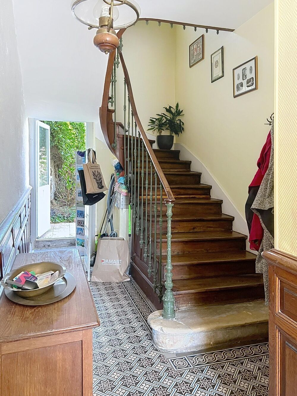 Secteur Bannier Nord : Caractère et volume pour cette maison bourgeoise 1900 avec jardin et bon DPE