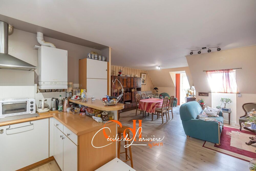Vente Appartement Plein centre-ville de Landivisiau et dernier étage avec ascenseur et 2 parkings ! Landivisiau