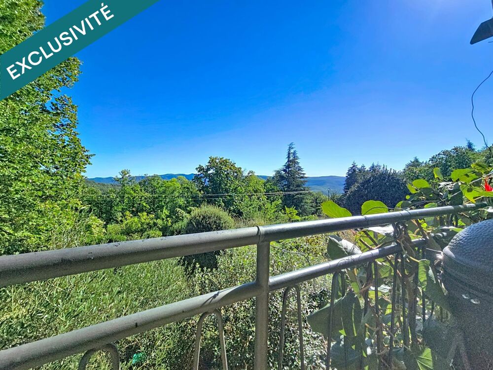 Vente Maison Une maison traditionnelle de 141 m² au cœur d'un environnement naturel exceptionnel, sur plus de 4 300 m² de terrain. Combes