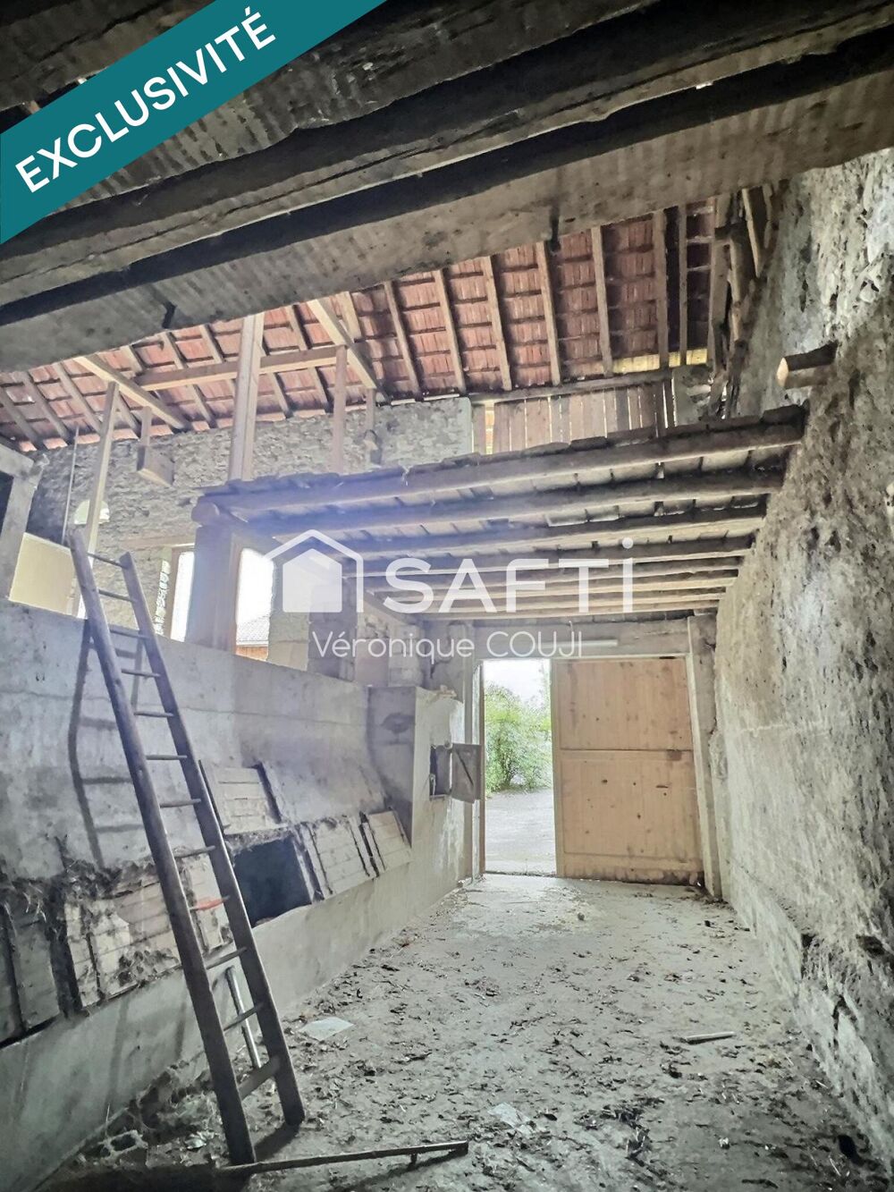 Grange à réhabiliter avec vue lac et fort potentiel à Orcier