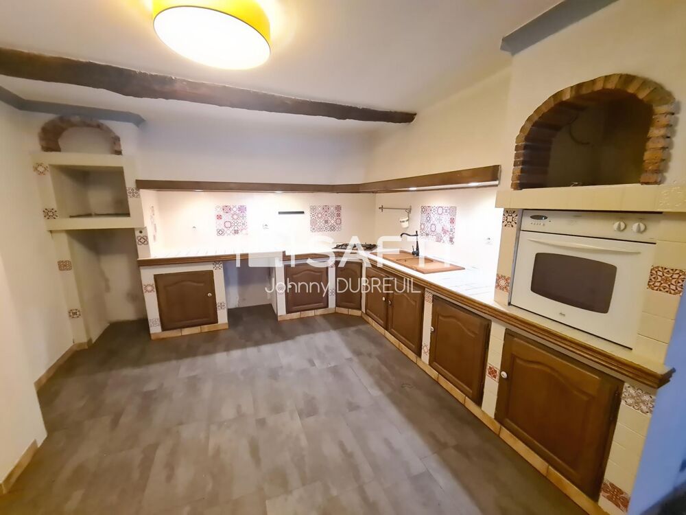 Charmante maison de village T5 au fort potentiel  160 m² sur 4 niveaux au coeur de Pignans