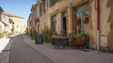   Maison + local commercial � Aignan (Gers) Maison - 8 pi�ce(s) - 232 m�