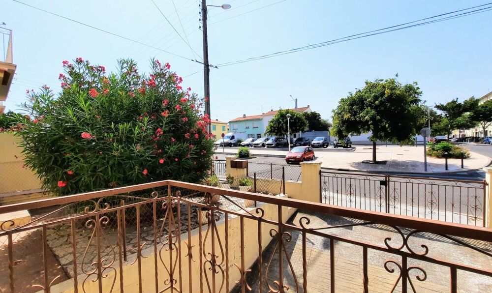 T3 avec cour intérieure, terrasse et garage