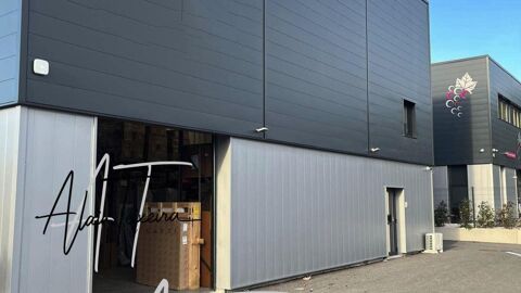 Local commercial de 820 m² quasi neuf 1485000 83340 Le cannet-des-maures