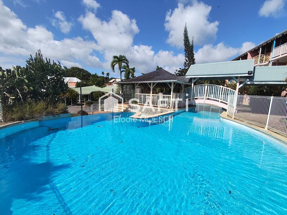 Vente Appartement T2 Duplex avec piscine situé à 5 min à pieds de la plage d'une des plus belle plage de l'ile ! Sainte-anne