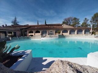  Immeuble à vendre 2100 m²