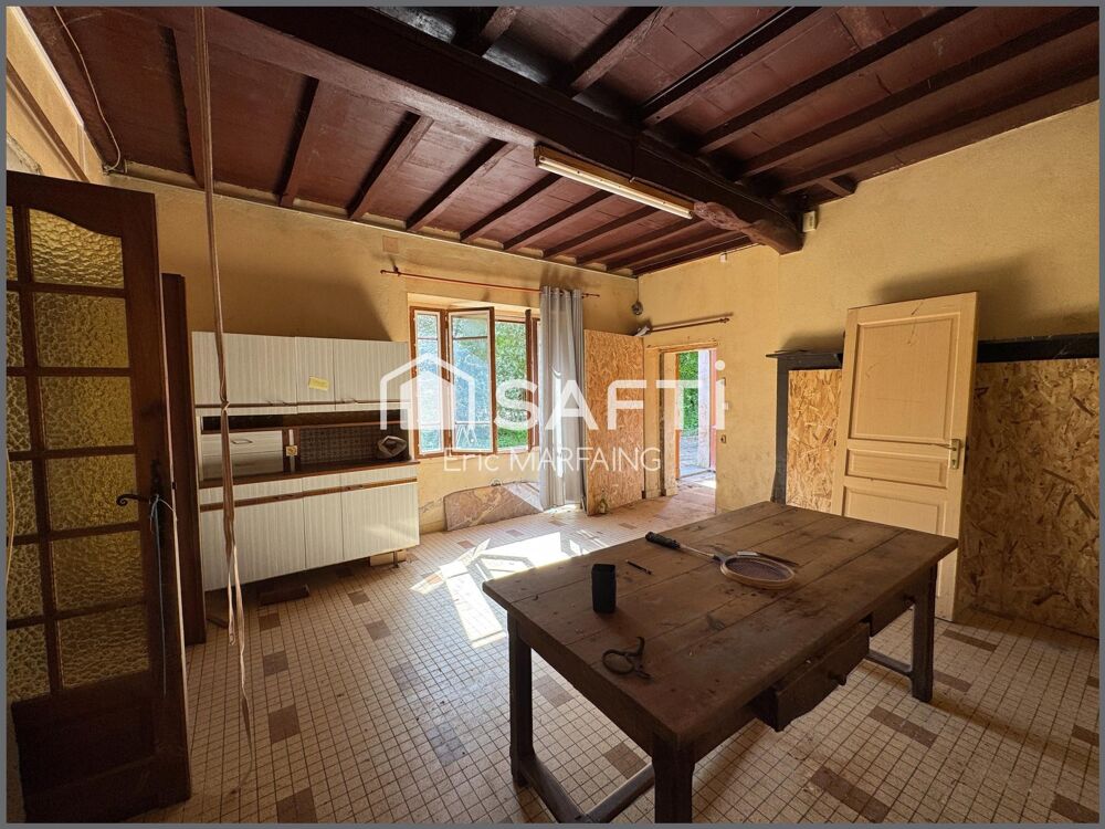 Maison de caractère à rénover  cadre rare