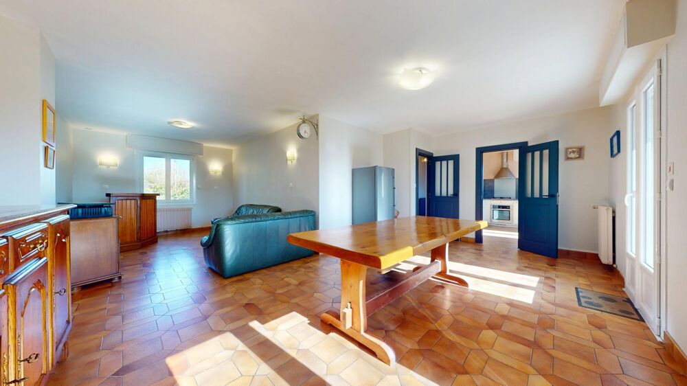 Vente Maison Maison 4 chambres, avec vie de plain-pied, sous-sol complet et jardin arboré de 1 000 m². Scaer
