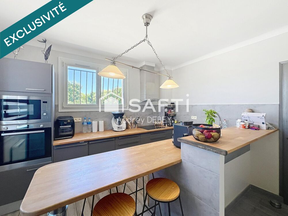 À Sanary-sur-Mer, haut de villa T4 de 93 m² - 689 m² de terrain privatif, accès totalement indépendant et sans aucune partie com