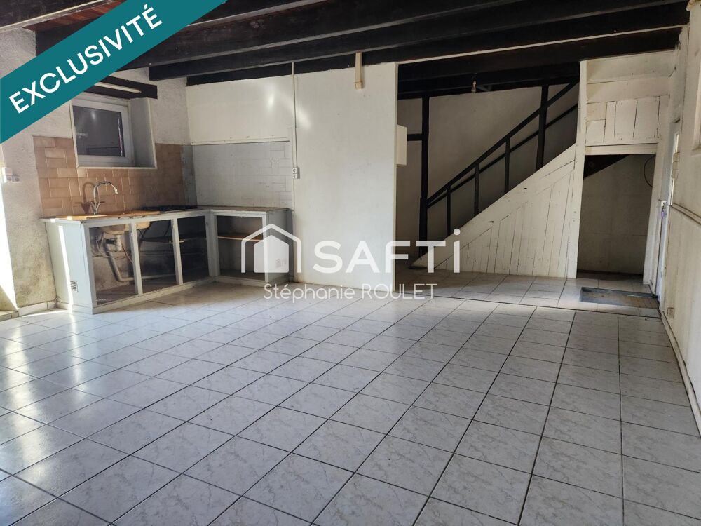 Vente Maison À vendre – Maison ancienne à rénover avec dépendance et extérieur – Bournezeau Bournezeau