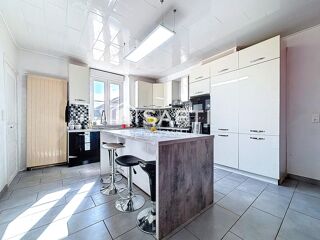  Maison � vendre 8 pi�ces 201 m�