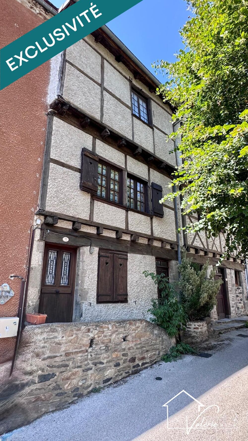 Maison de bourg mitoyenne à Blesle