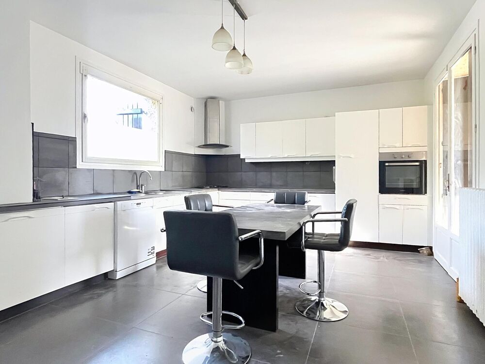 Maison de 180 m²  5 CHAMBRES  SS-SOL TOTAL