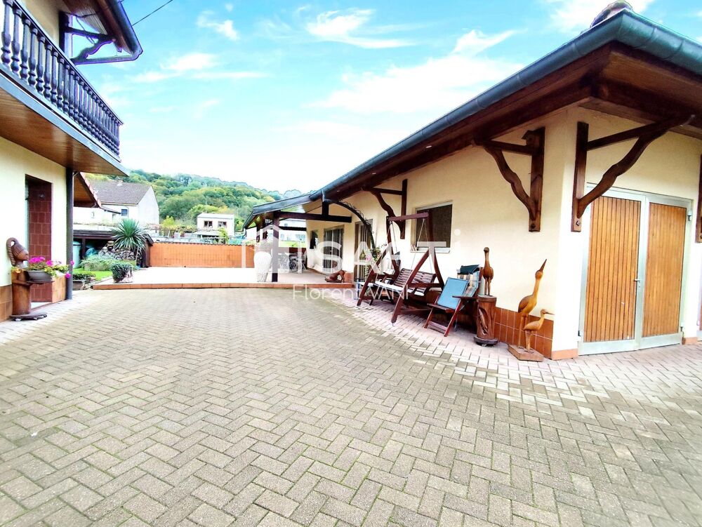 Ensemble immobilier au coeur du village