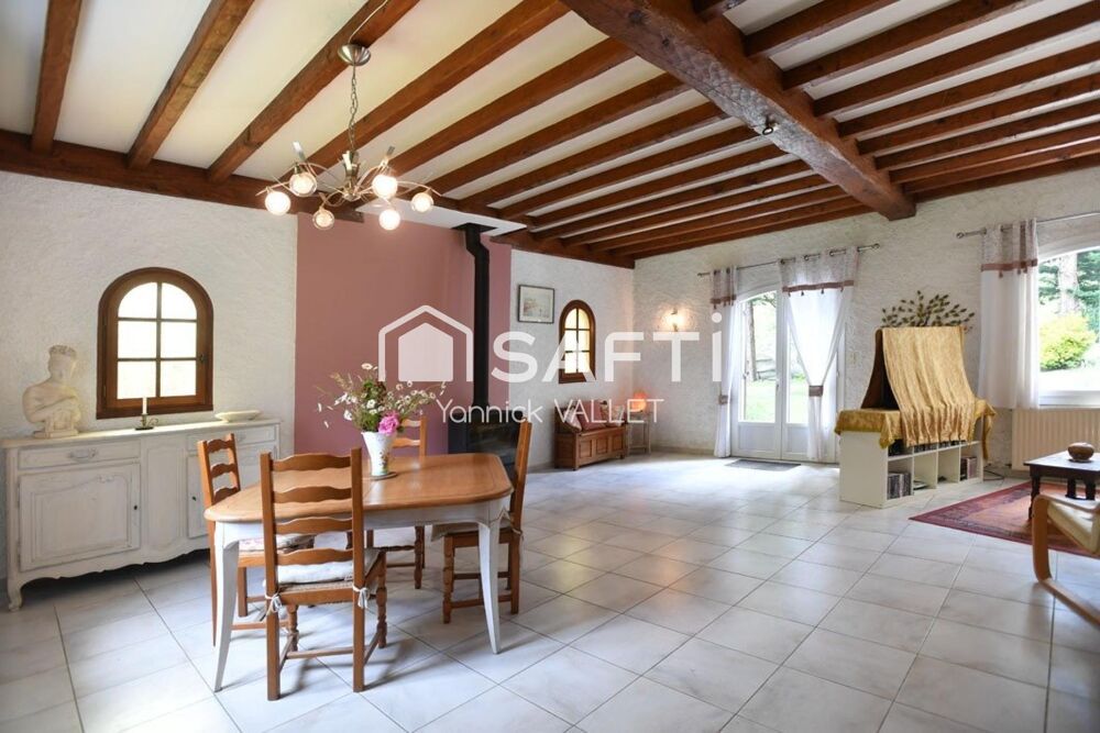 Joli domaine à Vendre à Vanxains (24600)
