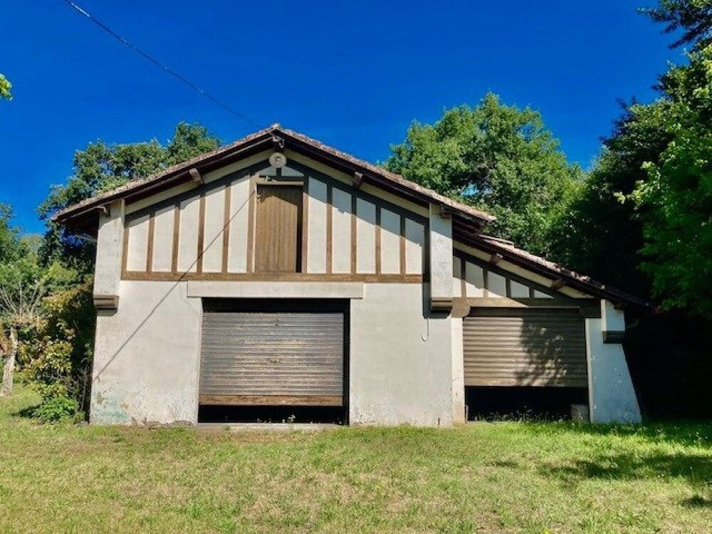MAISON AVEC GRANDE DEPENDANCE SUR TERRAIN 6000 m2