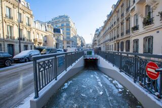 Parking / Garage à vendre 