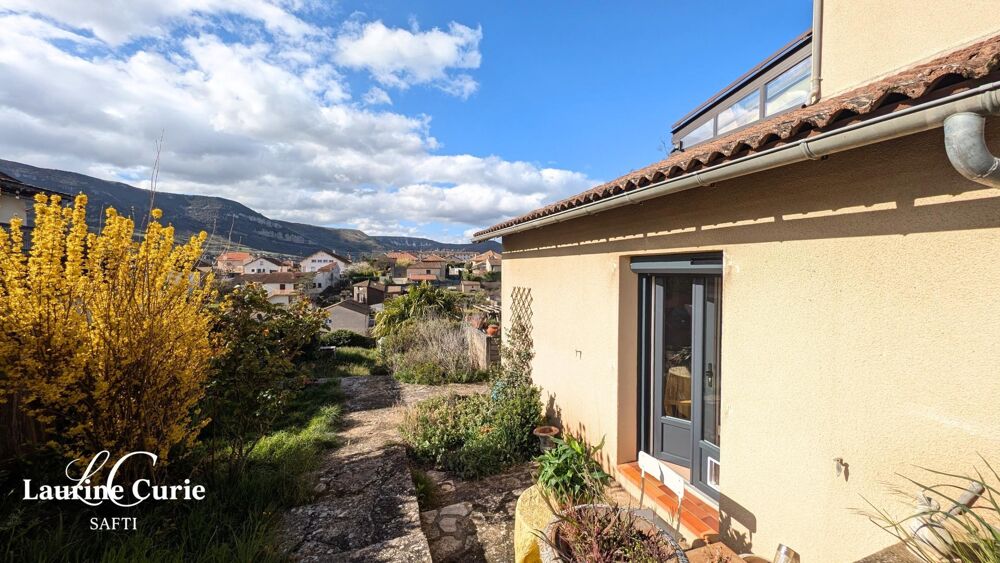 Maison T6 de 155m² avec véranda et garage