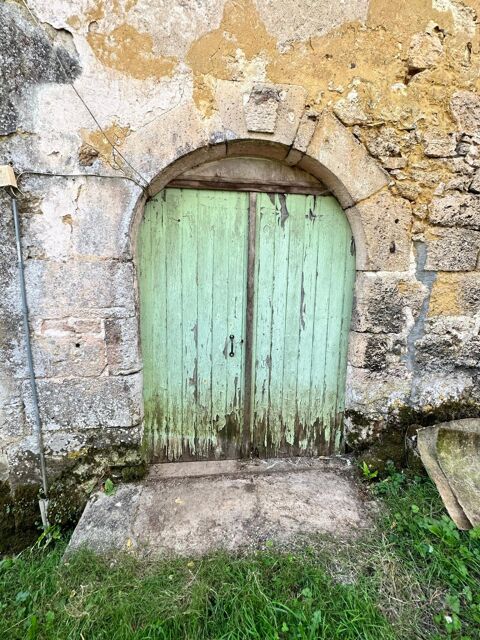   A Rnover dans le village de Saint Sauvant Maison - 7 pice(s) - 200 m