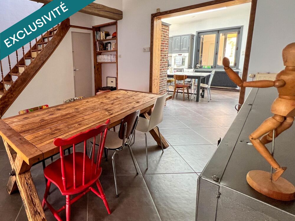 Grande maison familiale semi individuelle de 140m² sur un terrain de 262m² avec garage !!
