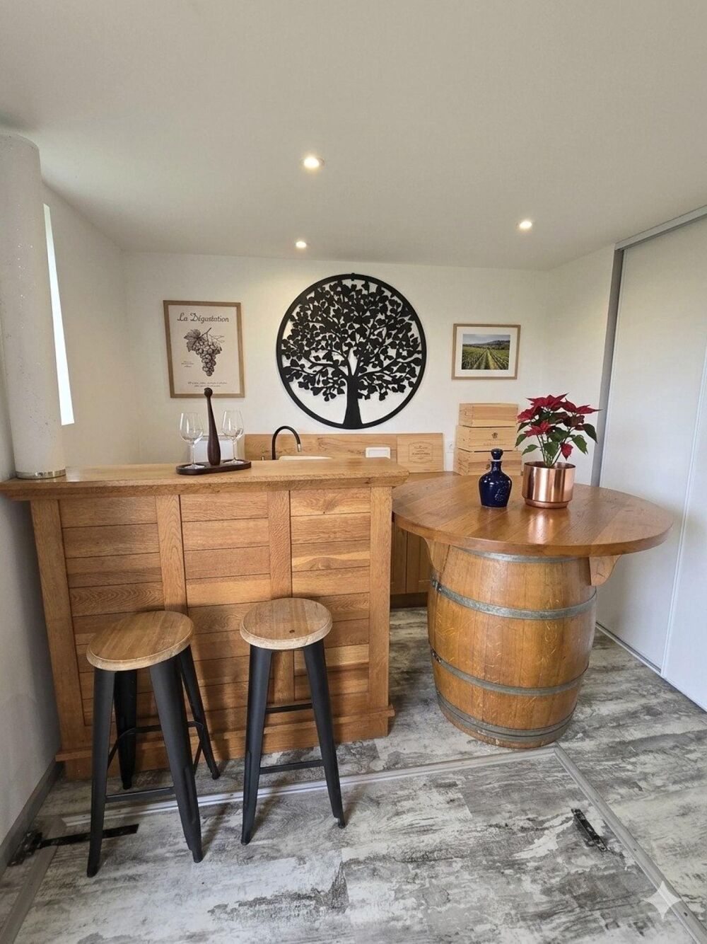 maison rénovée, terrain clos, grand garage , plein pied possible, jacuzzi