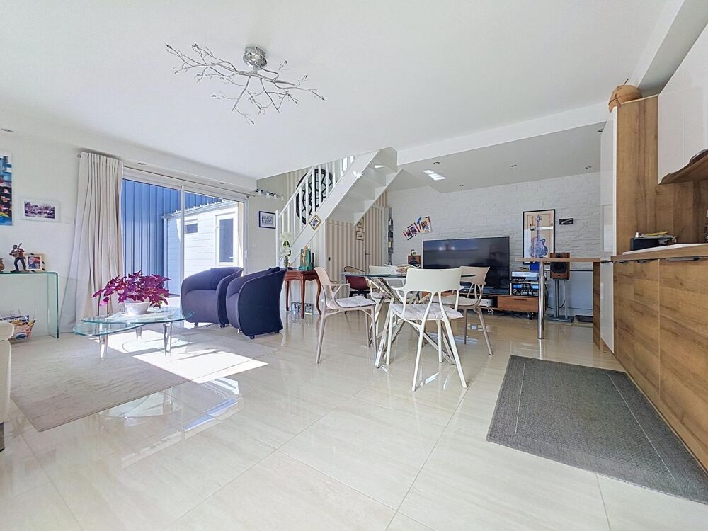 Maison a tinqueux avec parking et jardin