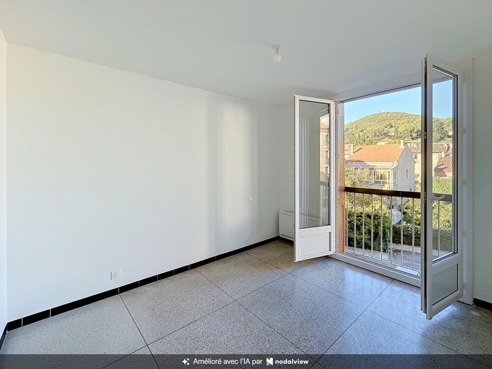 Manosque centre-ville  Lumineux appartement traversant de 78 m² entièrement rénové, avec balcon-terrasse, sans vis-à-vis et par