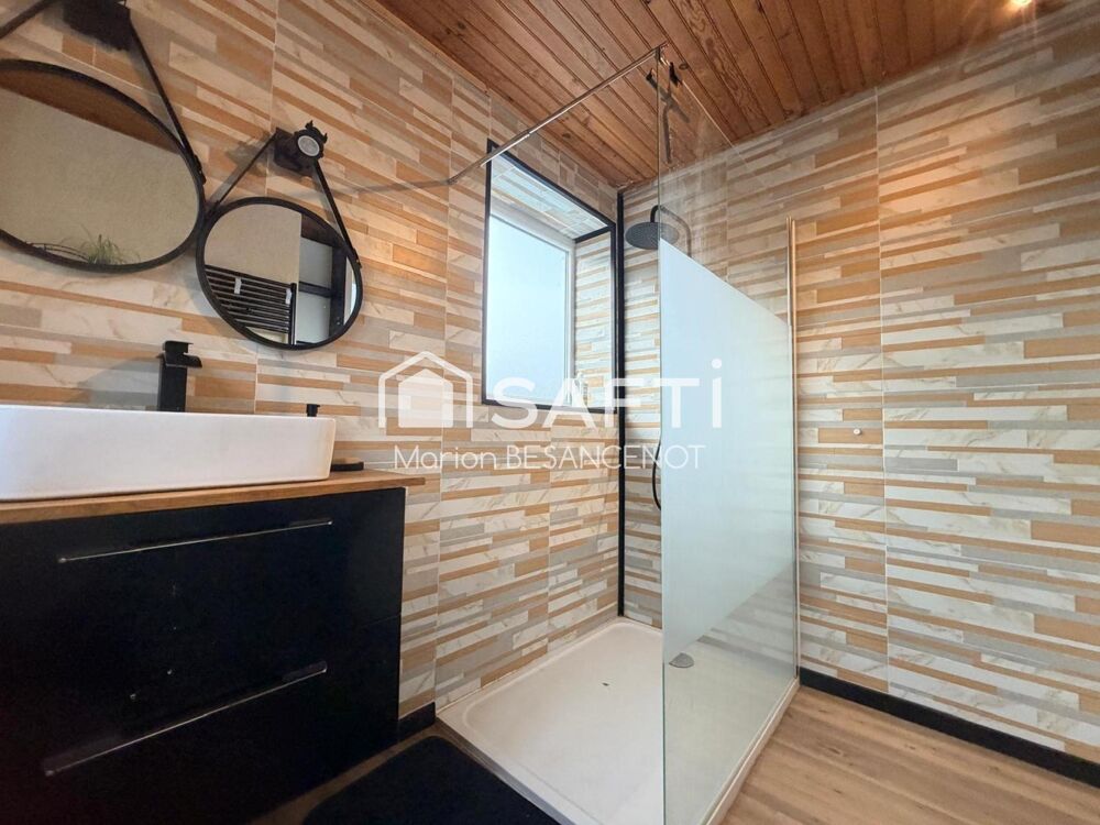Grande maison familiale avec piscine et appartement indépendant
