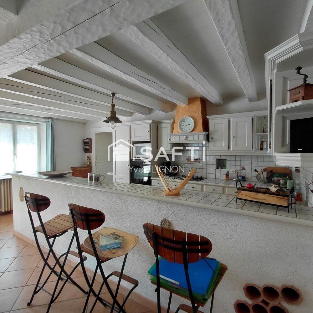 Vente Maison 109 m² habitables + environ 140 m² à aménager + garage 42 m² + espace aménagé d'environ 30 m² au-dessus Saint-lyphard