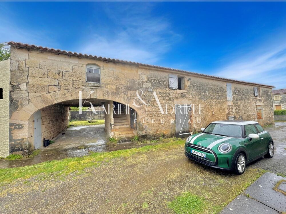 Vente Maison Beau potentiel pour cette bâtisse en pierre offrant au total plus de 378m2 de bâti Saint-martin-de-fraigneau