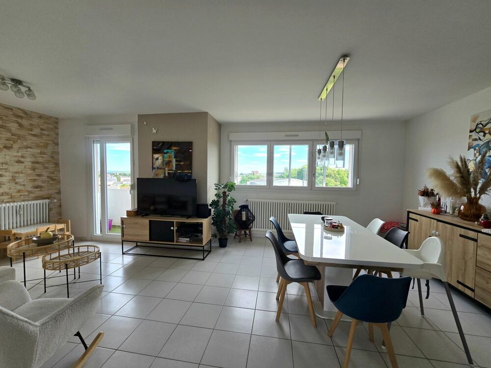 Vaste et lumineux appartement traversant, F6 3 chambre avec balcon