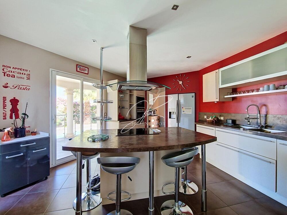 Vente Maison Maison 5P 143 m² 4 chambres double garage, piscine Villeneuve-les-beziers