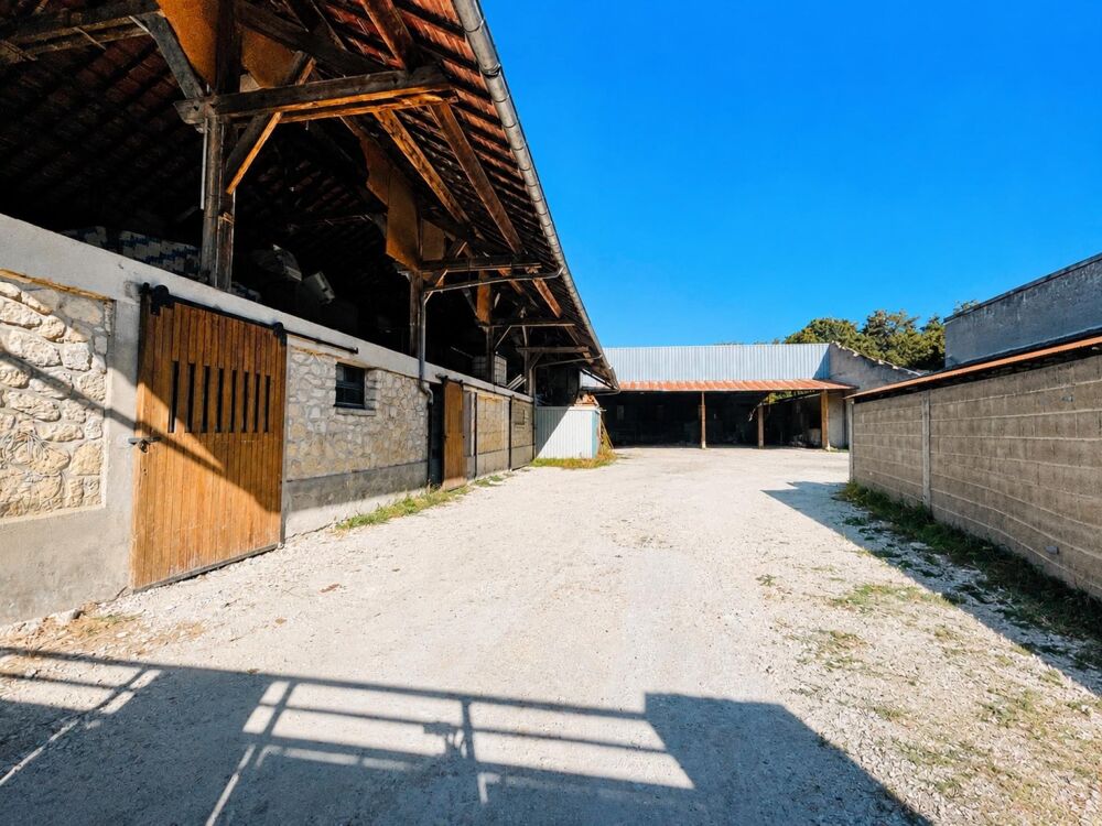 Bien plus quune maison, un véritable lieu de vie et de projets aux multiples possibilités.