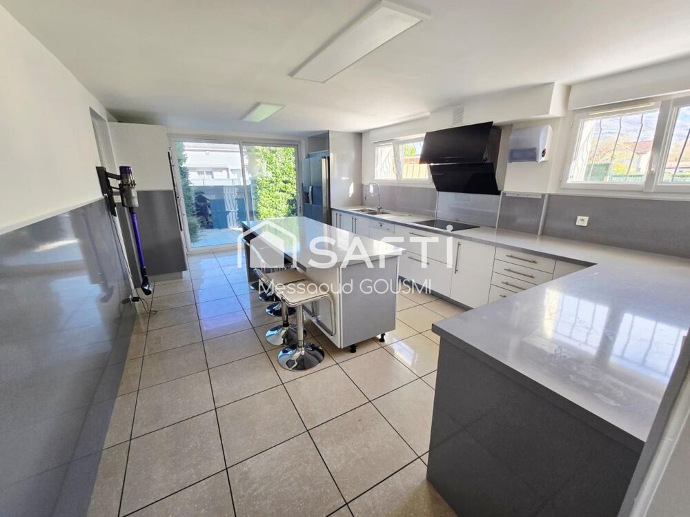 Vente Maison ÉCHIROLLES – Quartier résidentiel prisé, vue montagnes Echirolles
