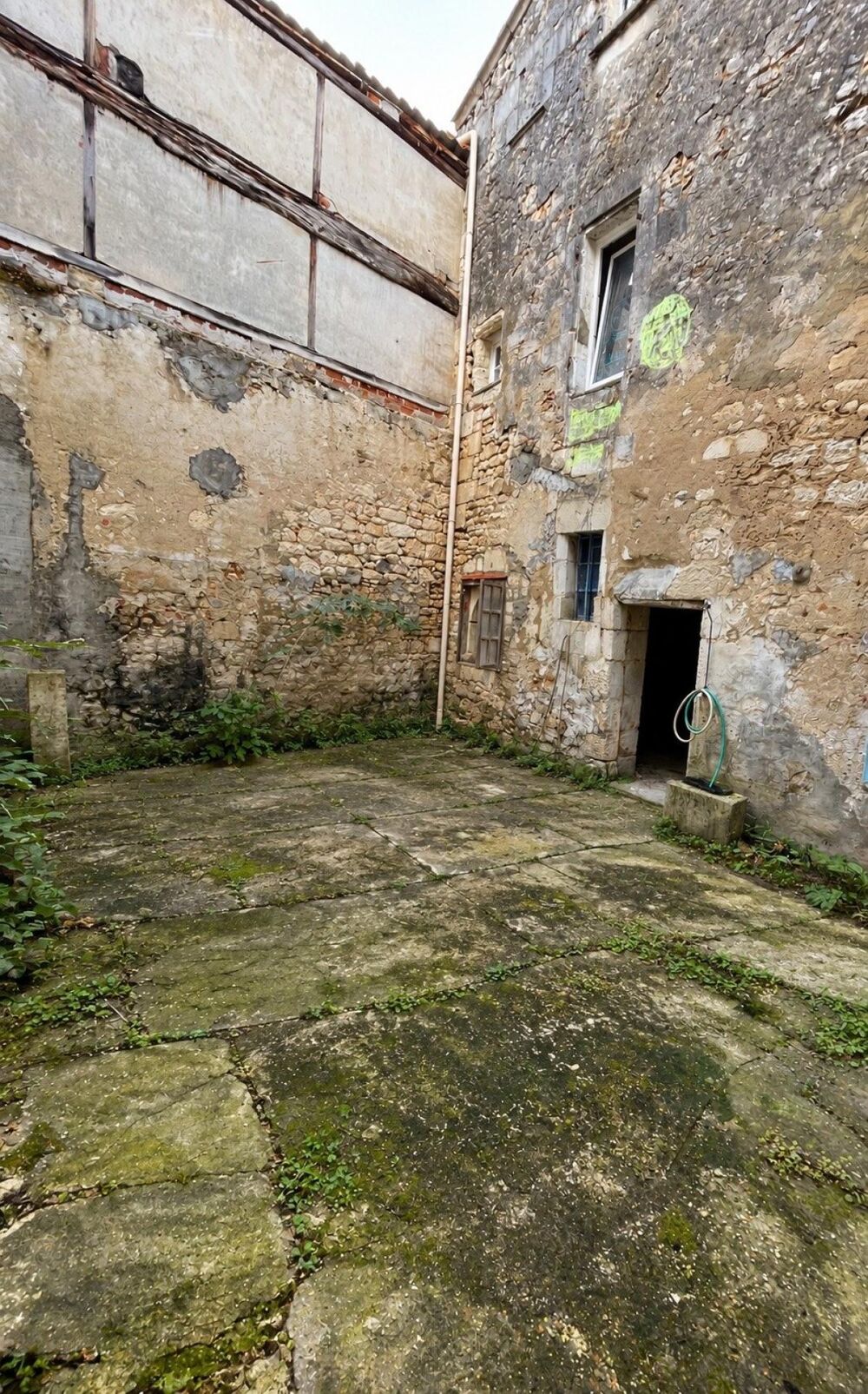 Vente Appartement studio proche Abbaye aux Dames Saintes