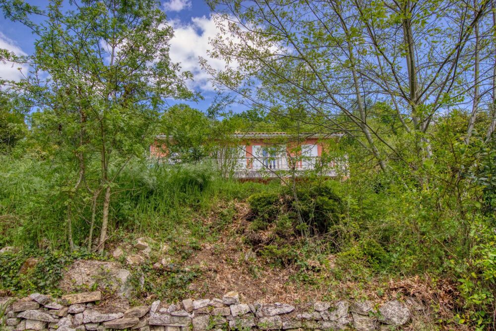 Vente Maison Maison de plain-pied 156m2 avec sous-sol complet, grand jardin et piscine hors sol au calme! Saint-juery