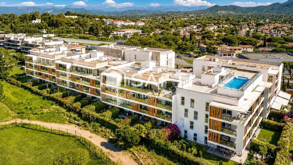 Vue dégagée jusqu'à la mer, toit-terrasse spectaculaire de 97 M2