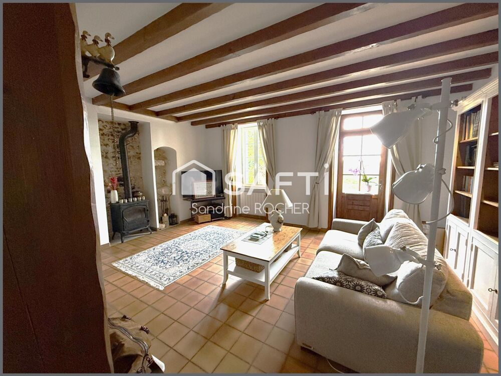 Vente Maison Balanzac : le charme de l'ancien au cœur d'un vaste écrin de verdure Balanzac