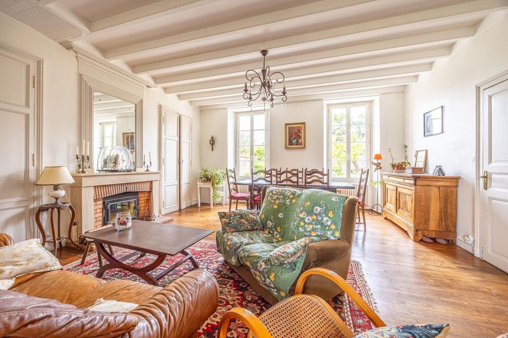 Vente Maison DEMEURE DE CHARME AVEC DÉPENDANCES AU COEUR DE CHAURAY Niort